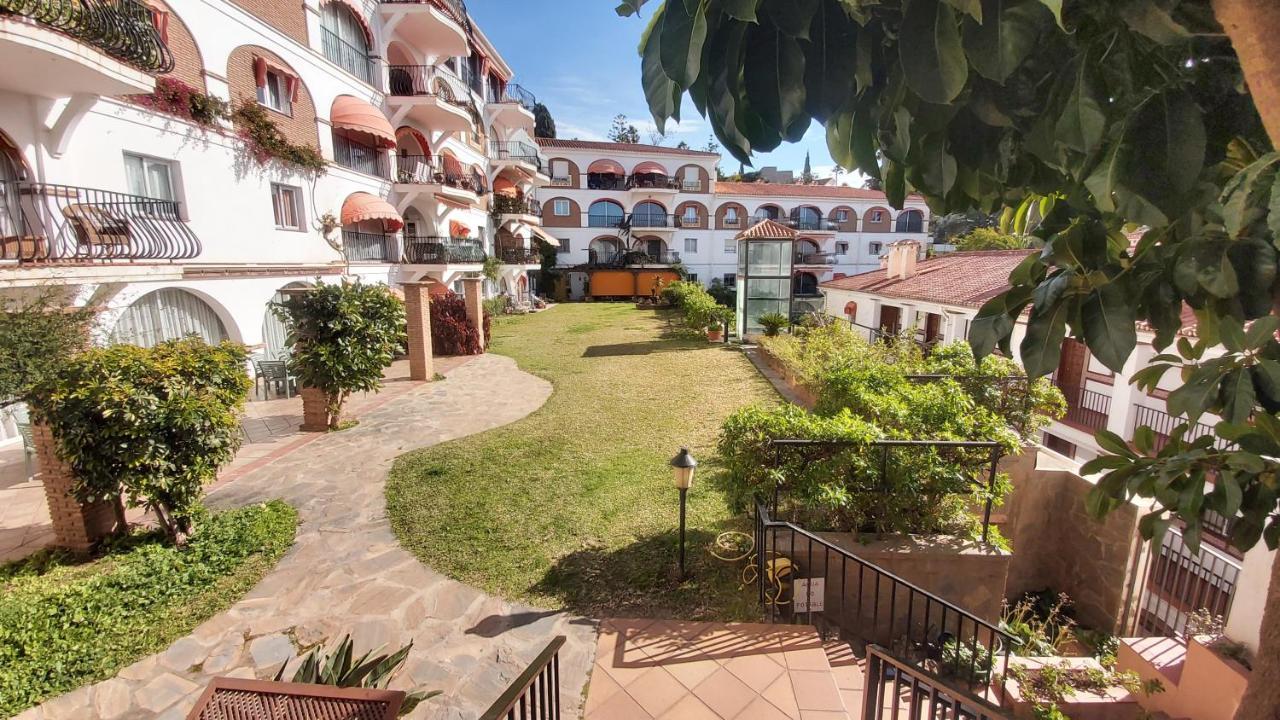 Del Parque Flats Interpares Swimmingpool Apartment Malaga Exterior photo